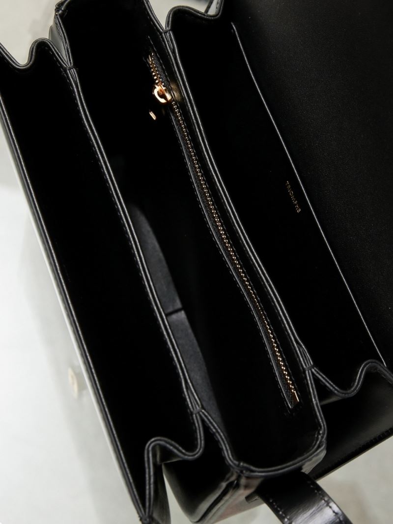 Ce1i*e triomphe bags